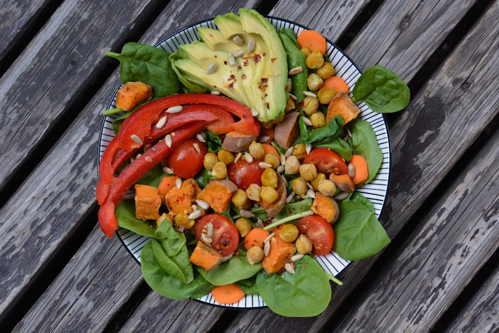 Vaření s láskou DSC_0205 Salát, který vám zvedne náladu – svěží, šťavnatý a naprosto lahodný Zdravá výživa Veganské pokrmy  Zelenina Svěží Salát Jablko Avokádo 